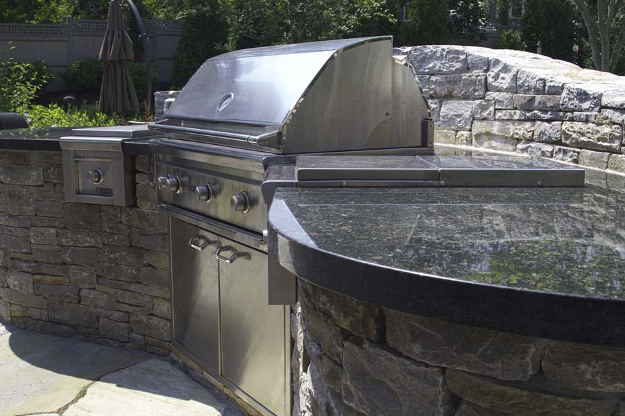 A Guide to Outdoor Kitchens