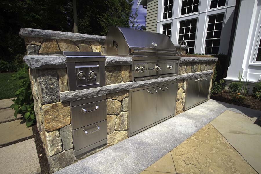 A Guide to Outdoor Kitchens