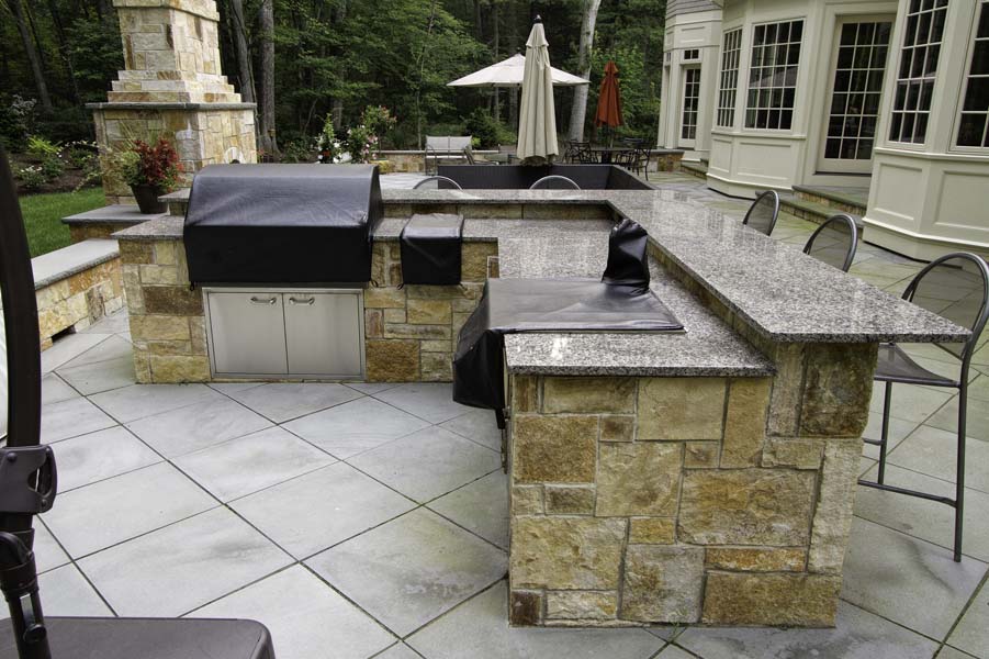 A Guide to Outdoor Kitchens